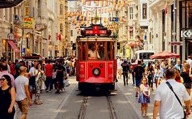Taksim Leon's Hotel